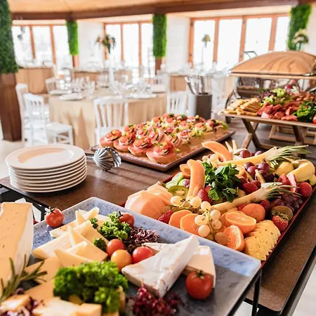 Petnehazy Hotell