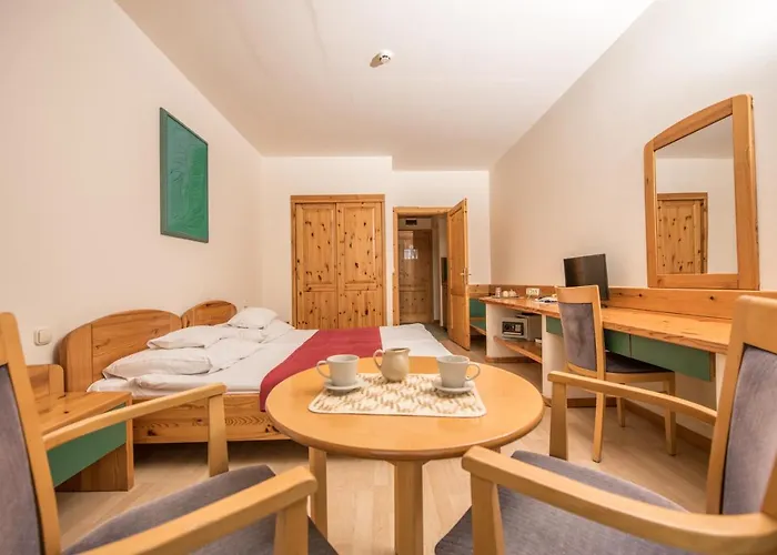Petnehazy Hotell