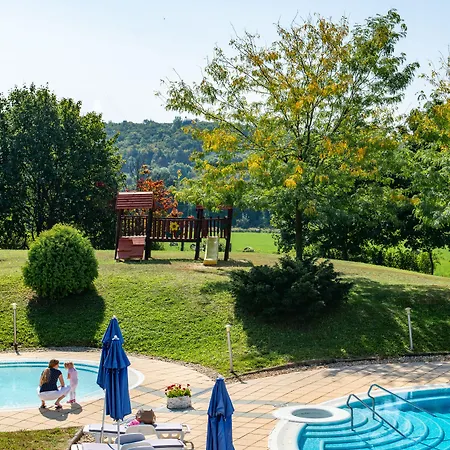Hotel Petneházy 3*